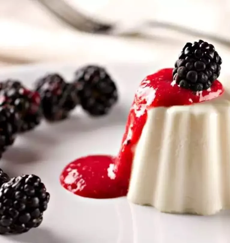 BLACKBERRY PANNA COTTA