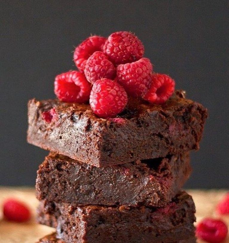 RASPBERRY BROWNIE