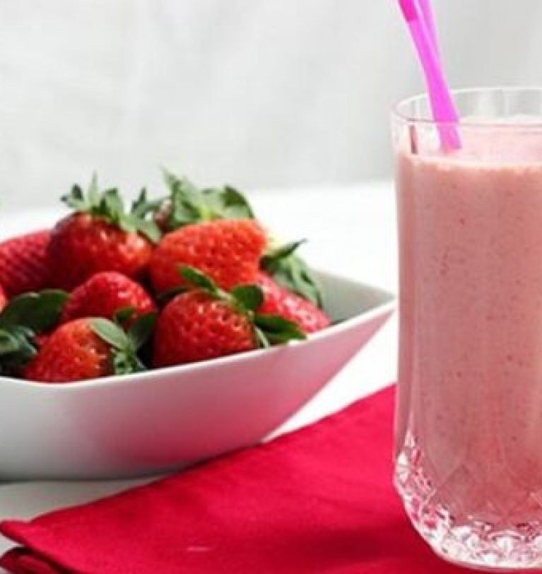 STRAWBERRY MILKSHAKE